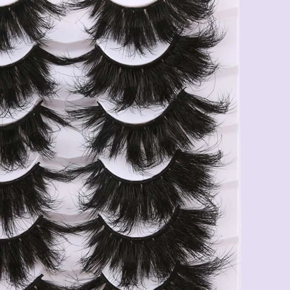 Eyelashes - Picture 3 of 6